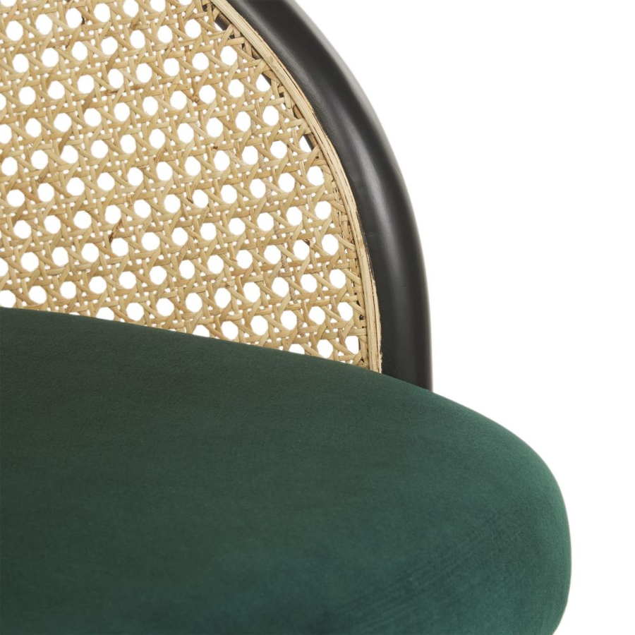 SOCKETTE - Chaise avec accoudoirs en velours vert cannage en rotin