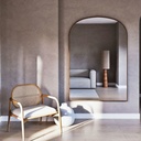 Grand miroir ALINA en métal doré, style chic et moderne.