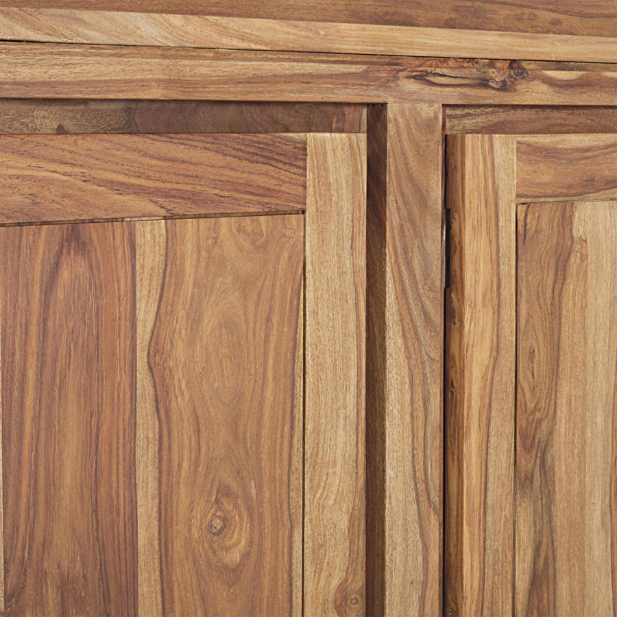 Détail des finitions en bois du vaisselier Stockholm - artisanat et qualité exceptionnelle à Dakar, Sénégal