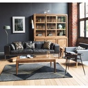Vaisselier Stockholm en massif de sheesham dans un salon contemporain - design chaleureux à Dakar, Sénégal