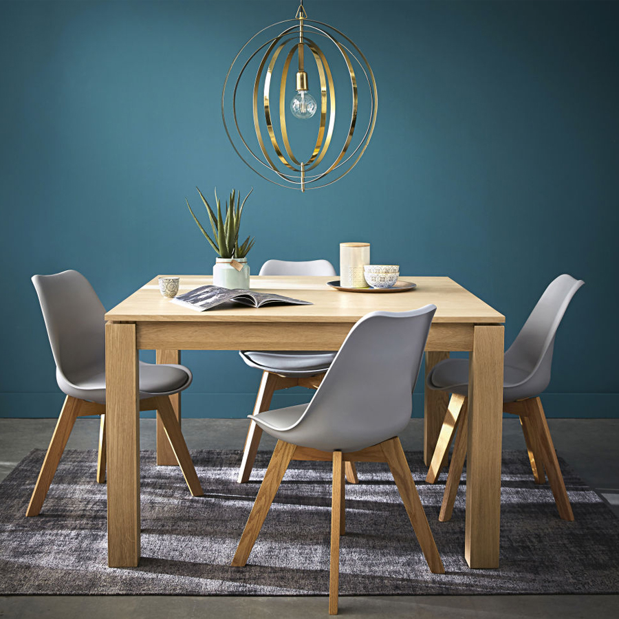 Table carrée extensible en chêne pour 4 à 8 personnes - design épuré - Dakar, Sénégal