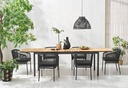 Table de jardin extensible Guam en bois de teck massif et aluminium gris anthracite, ambiance extérieure avec décoration – Dakar, Sénégal.
