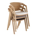 Chaise Oakham Business en hêtre naturel et textile gris, empilée avec d'autres variantes - Flexibilité pour espaces professionnels - Dakar, Sénégal
