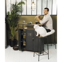 Meuble de bar industriel à roulettes en métal gris pour usage polyvalent à Dakar, Sénégal