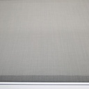 Zoom sur la toile plastifiée gris clair du bain de soleil Hawaï, résistante et confortable, Dakar, Sénégal