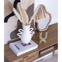 Mobilier design - Miroir robuste avec cadre en raphia pour entrée ou salon moderne au Sénégal