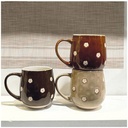 FLOWER - Set de 4 mugs en grès taupe, marron et chocolat à fleurs