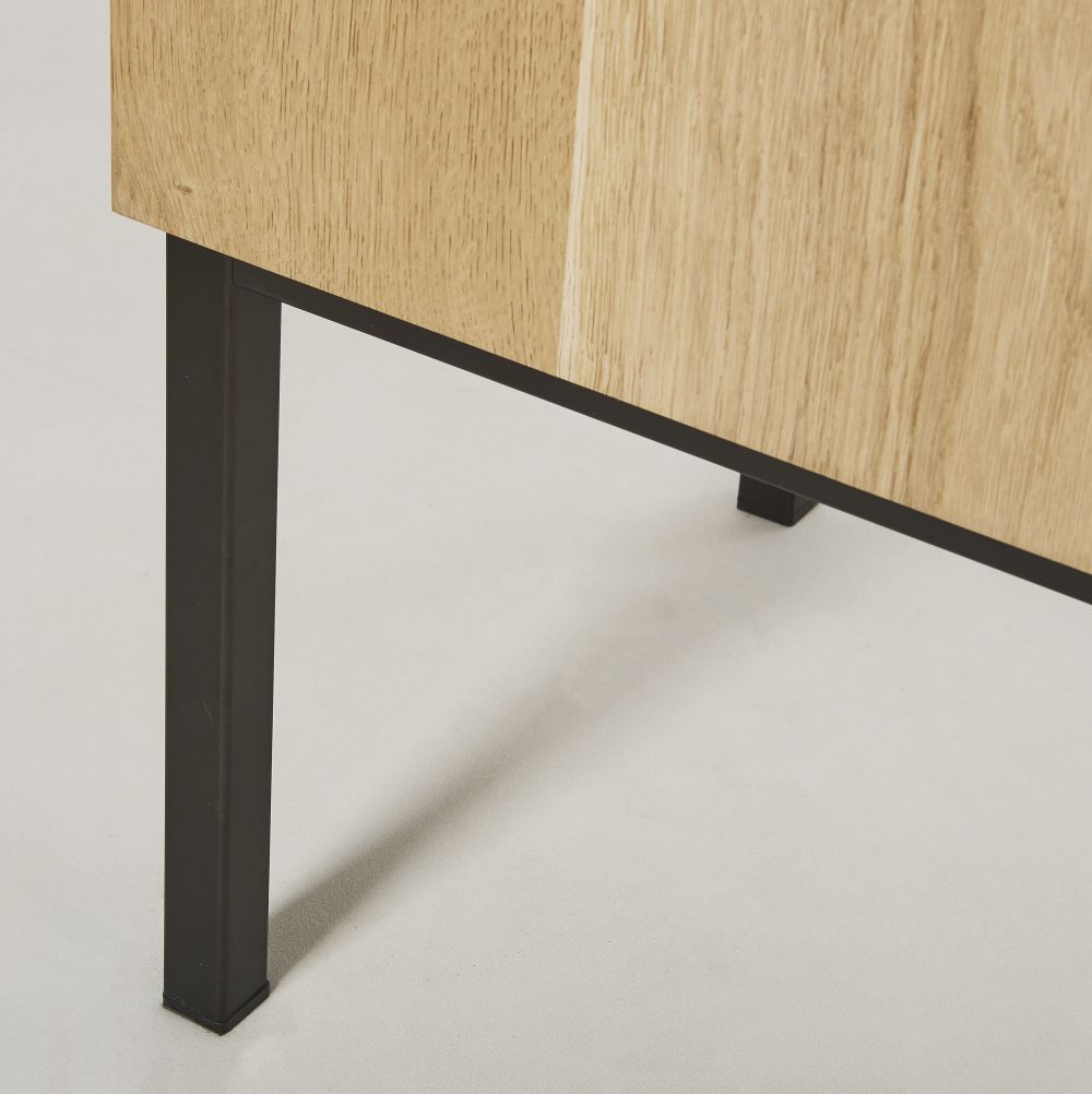 Buffet haut Magnus , finition en chêne massif avec 4 portes, design élégant et fonctionnel, à Dakar, Sénégal