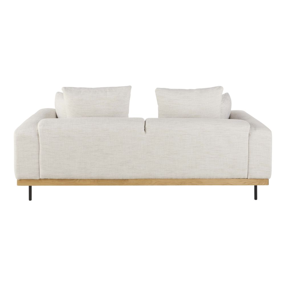 Canapé en polyester recyclé beige sable, design durable à Dakar, Sénégal.