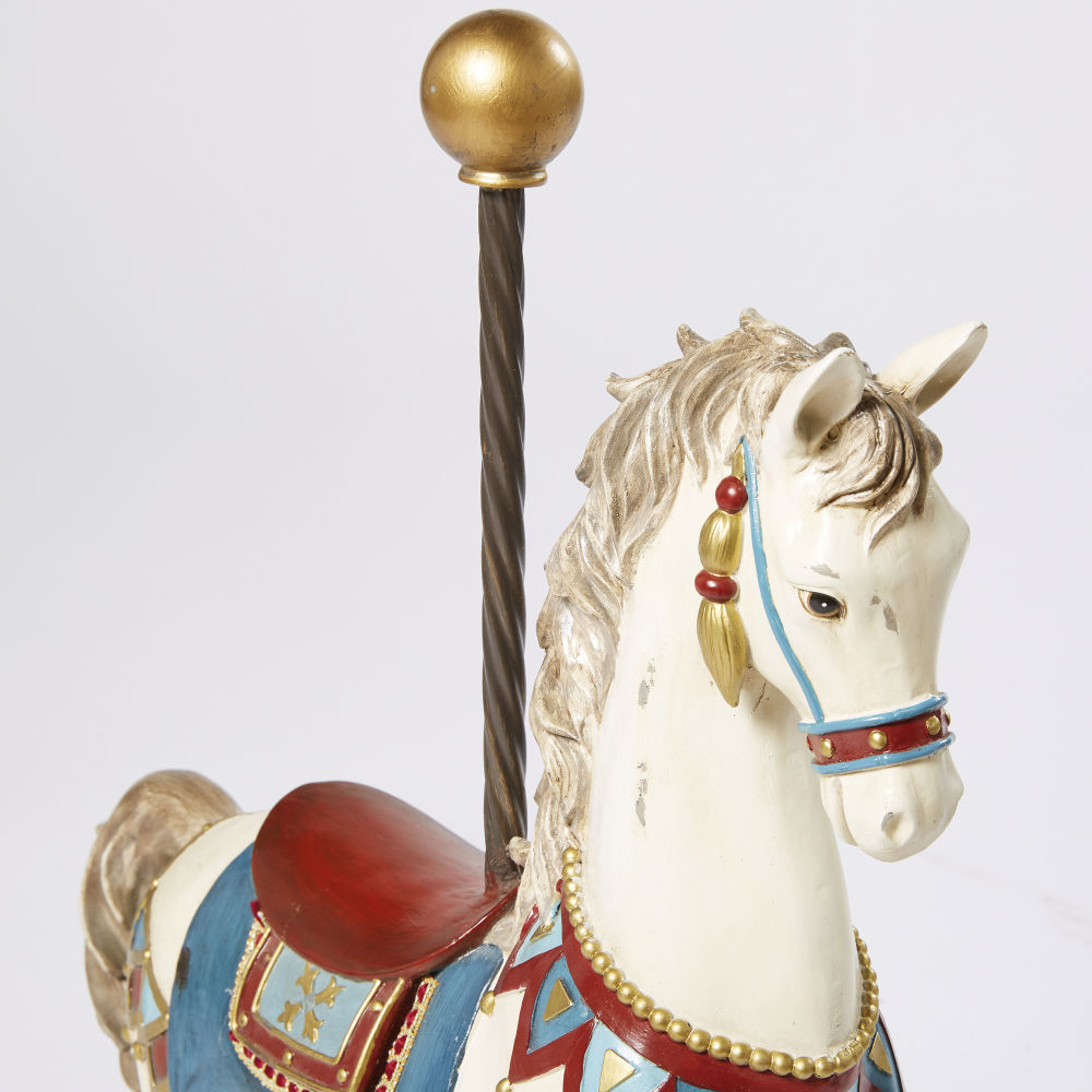 Statue cheval écrue effet vieilli CARROUSEL pour décoration intérieure à Dakar, Sénégal