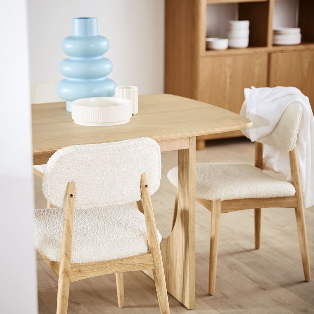 Confort et style - Chaise Sixty aux détails bouclettes écrues pour une touche douce à Dakar