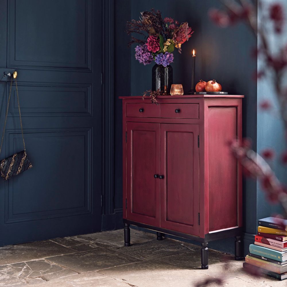 Meuble buffet en bois rouge cerise avec poignées dorées - Dakar, Sénégal
