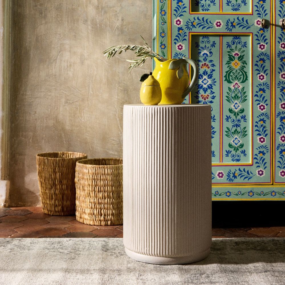 Mobilier design - Bout de canapé robuste avec forme colonne pour salon moderne au Sénégal