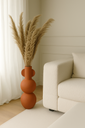 Mise en situation du vase Ondine en métal terracotta gm