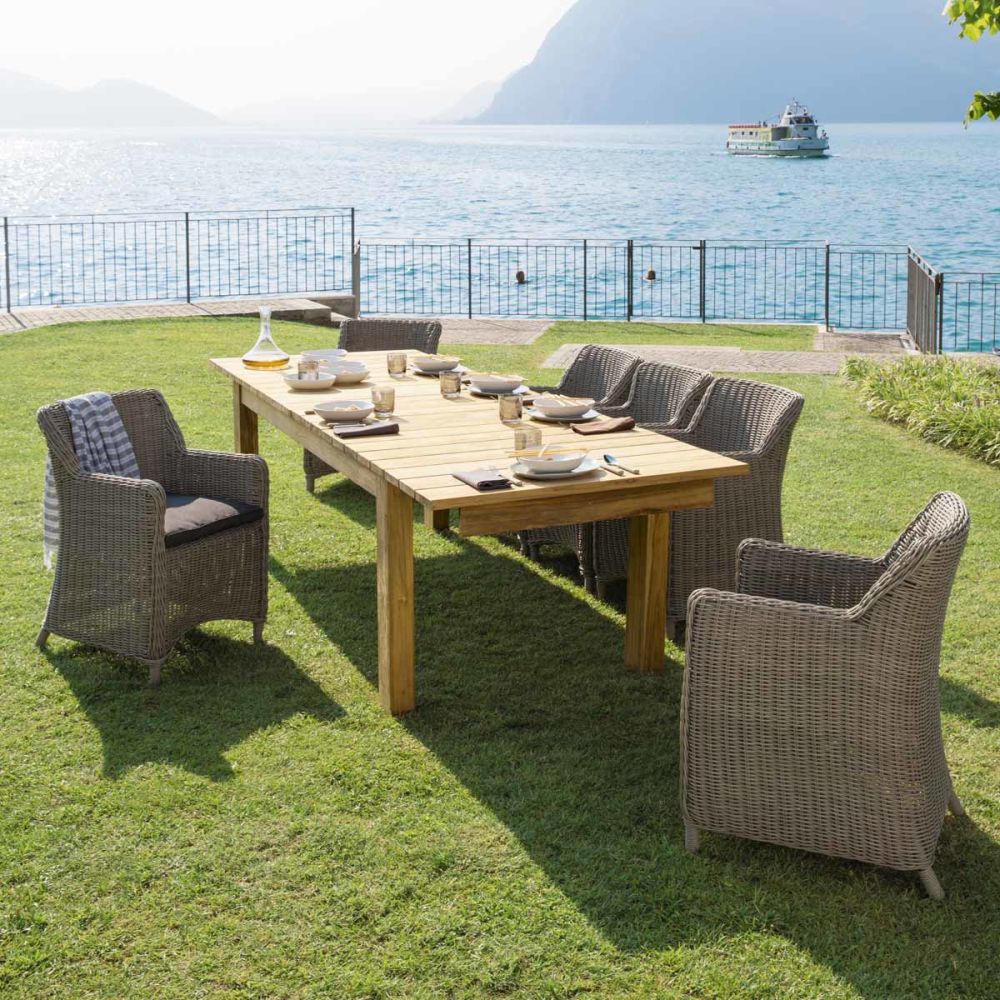 Table de jardin extensible Guerande en teck recyclé 8/10 personnes L220/300
