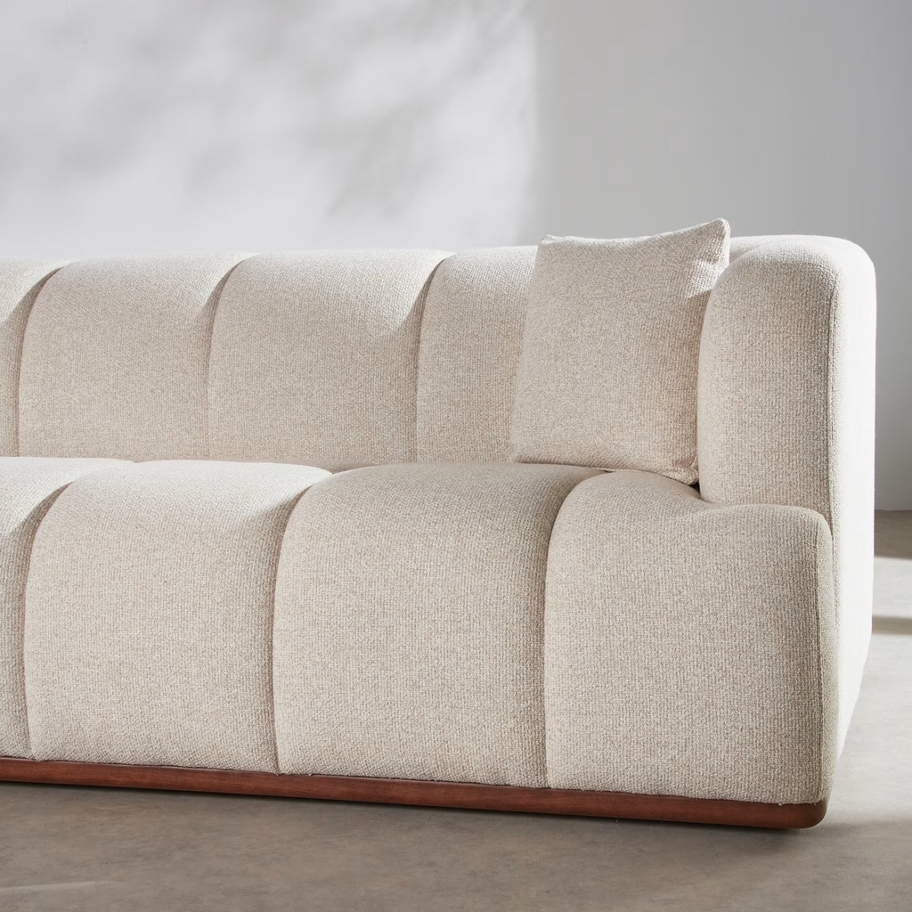 Canapé Filao 3 places en textile tramé beige et bois de frêne coloris noyer