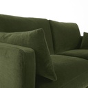 Détail du revêtement velours vert et des coussins moelleux du canapé Julian, Dakar, Sénégal.