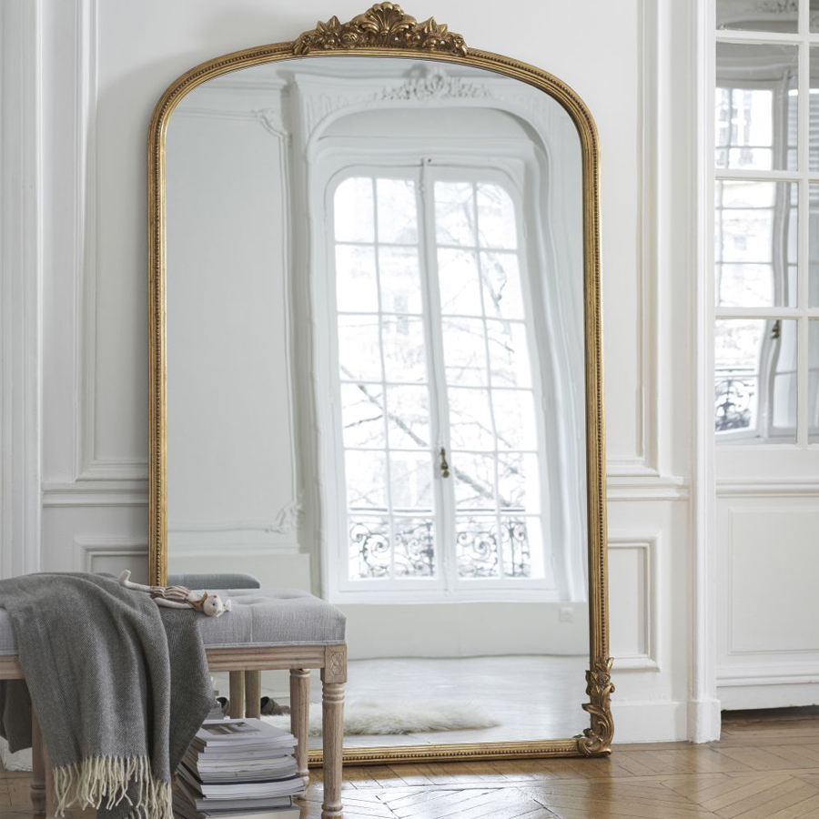 Miroir OMERА en paulownia doré effet vieilli 119x194 cm pour décoration intérieure élégante à Dakar, Sénégal