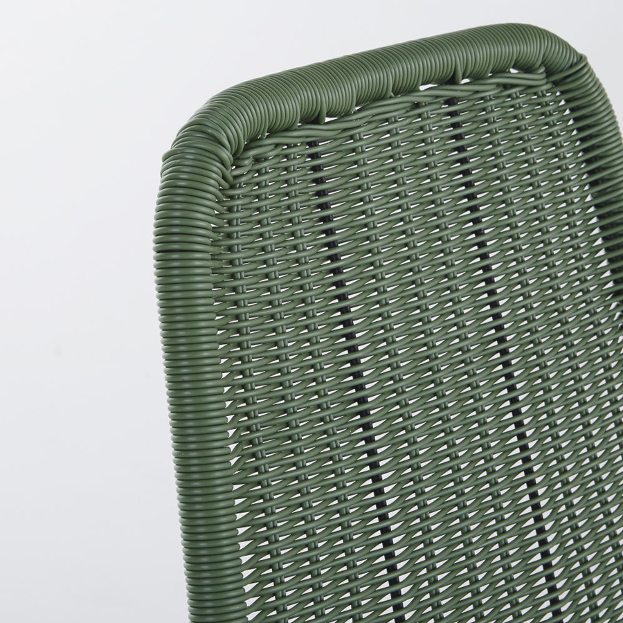 Détail du tressage en résine vert kaki de la chaise de jardin Boavista - Dakar, Sénégal