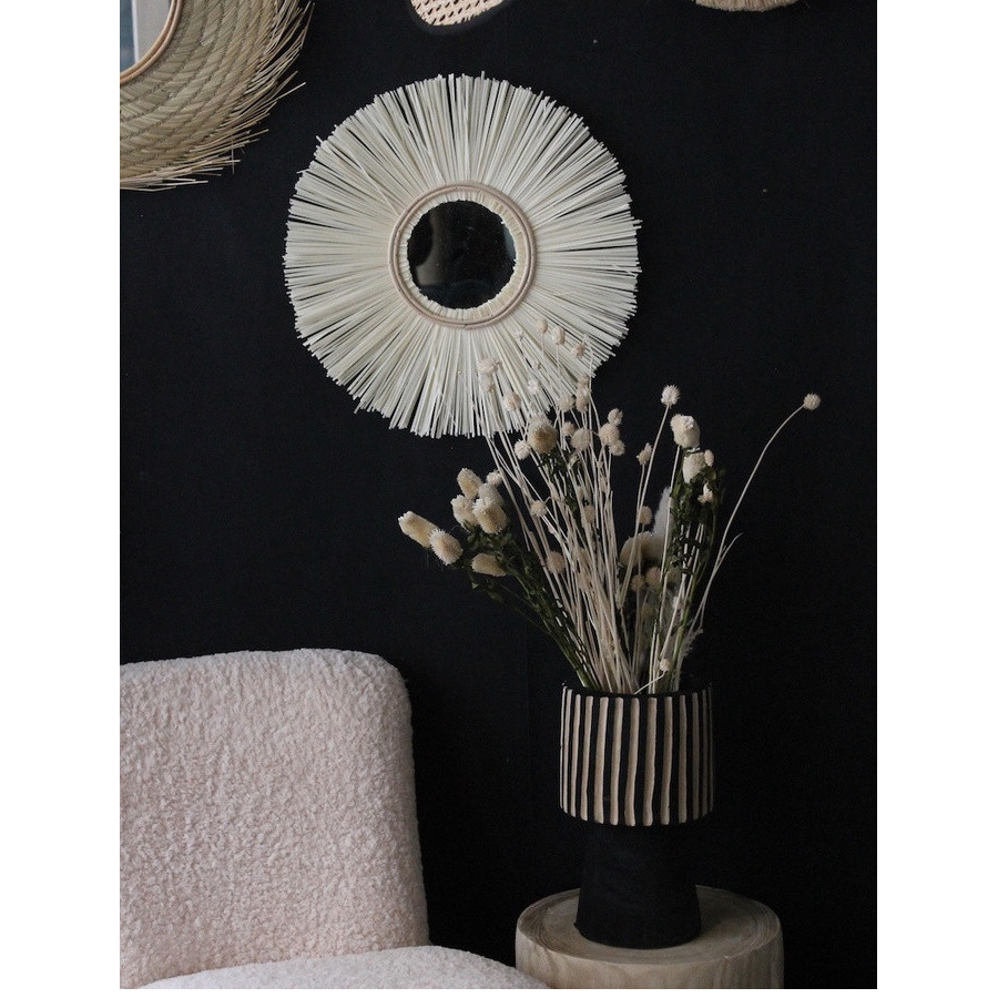 AYA - Vase décoratif en bois noir rayé, style moderne et authentique, Dakar Sénégal