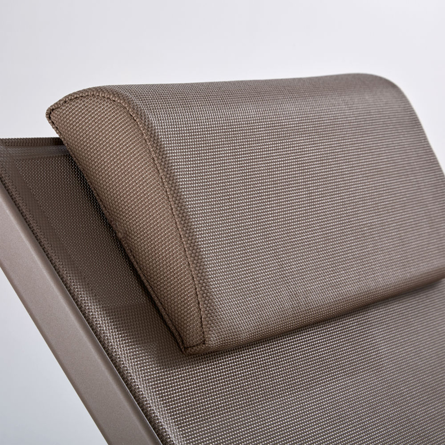 Mobilier extérieur - Bain de soleil YUZU robuste avec revêtement taupe pour terrasse au Sénégal