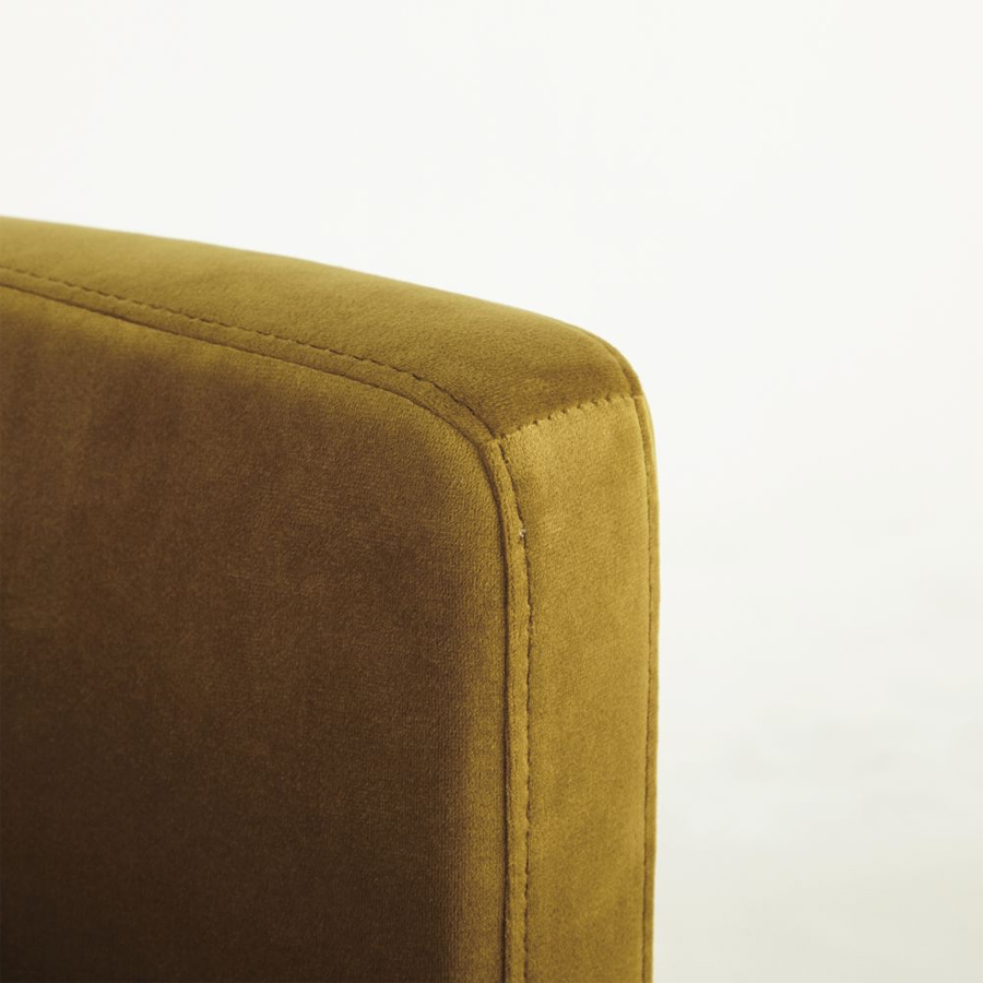 REQUIEM - Fauteuil vintage en velours jaune moutarde