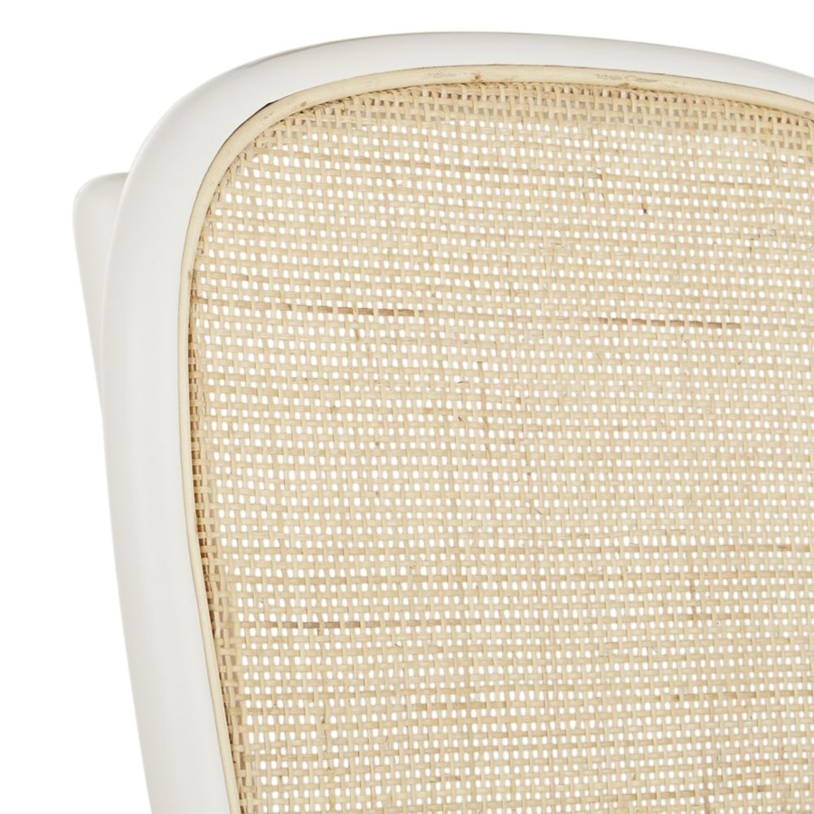Zoom sur le cannage en rotin naturel de la chaise Esta en bois blanc - Dakar, Sénégal