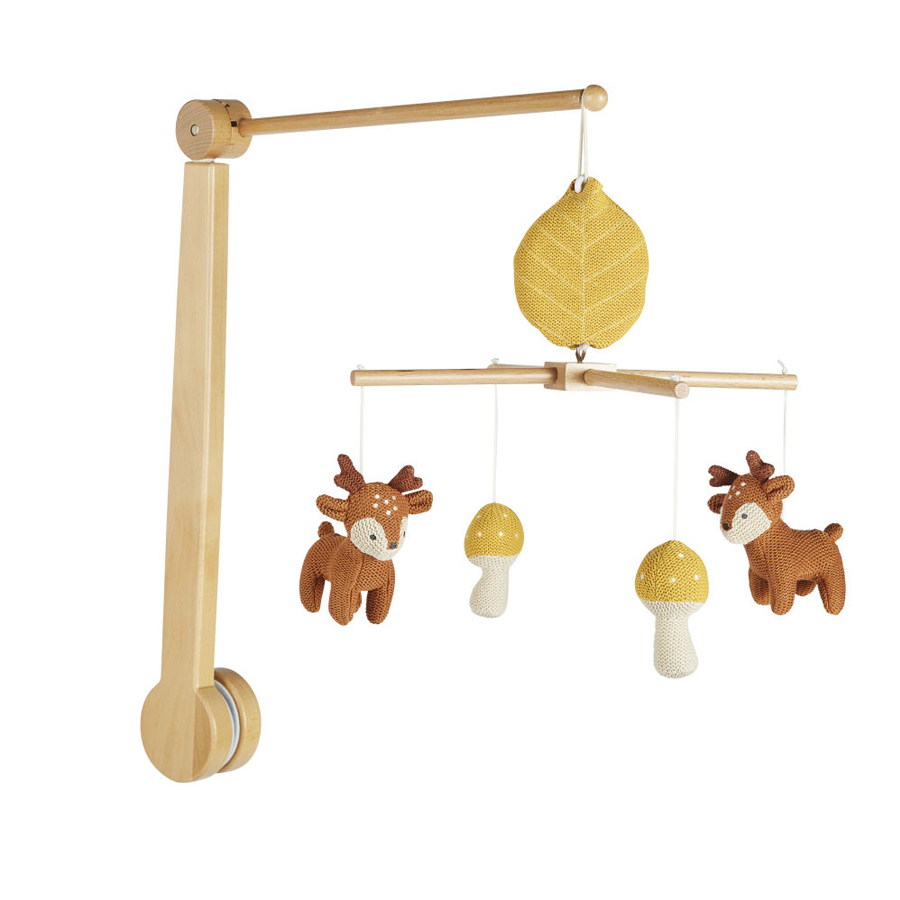 Mobile musical bébé Mimizan, cerf et champignons en coton tricoté