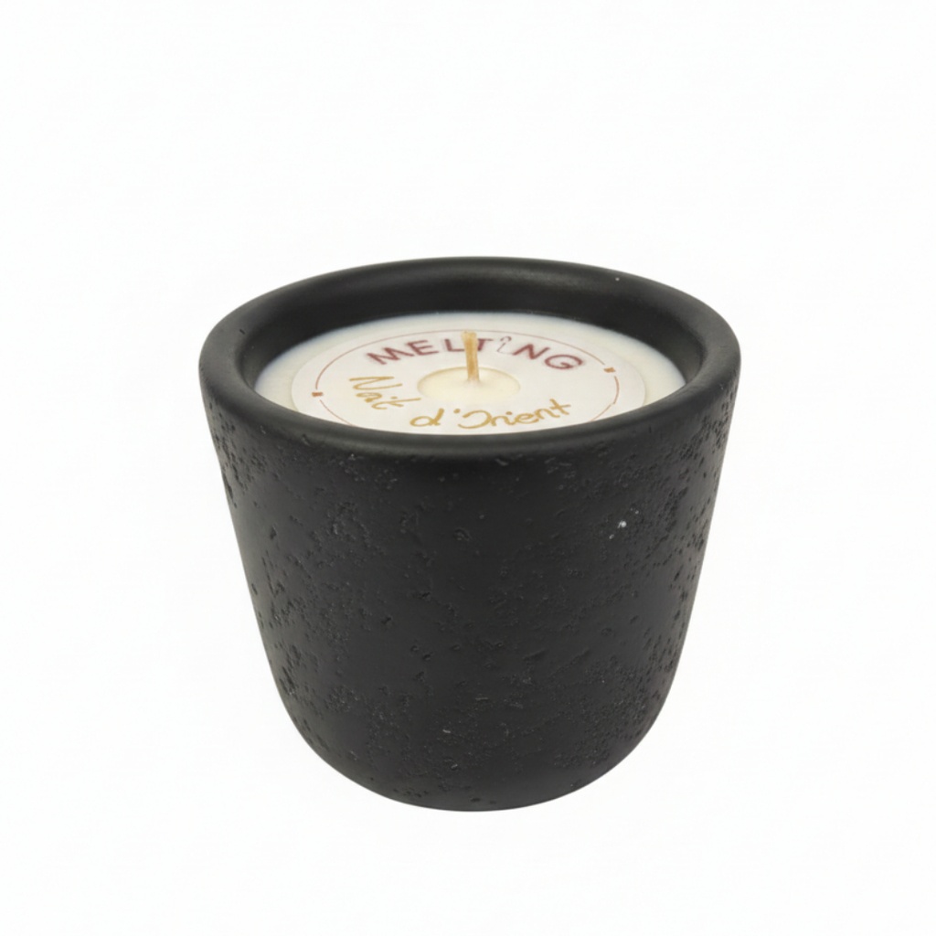 Bougie Cèdre parfumée thé vert noir GM